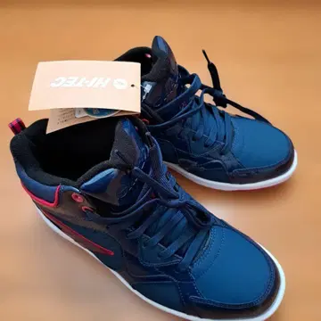 HI-TEC 네이비/레드 하이컷 스니커즈 겨울 신발