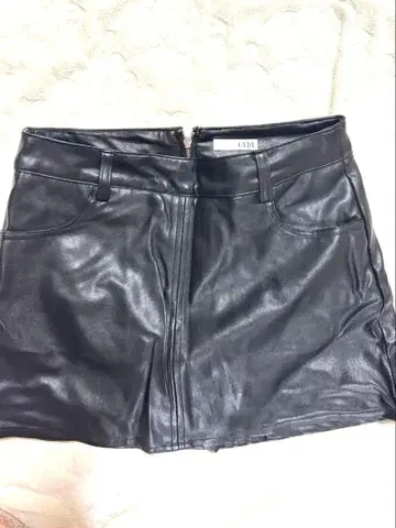 제이다 블랙 가죽 타이트 스커트 숏팬츠