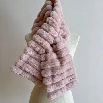 FURLA 핑크 퍼 머플러