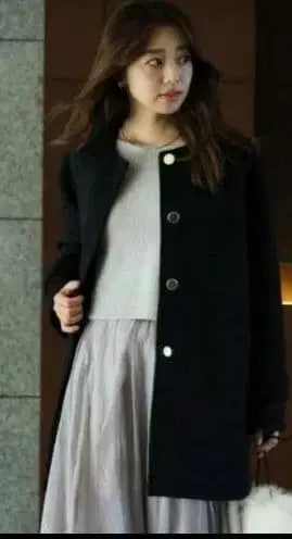 [JUSGLITTY] 노카라 A라인 코트