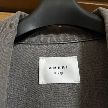 AMERI 그레이 리버서블 데님 롱 코트