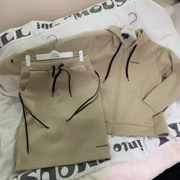 베이지 맨투맨 후드 부착 셋업 후드티 1 스커트 0 사이즈