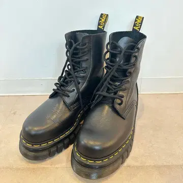 닥터마틴 8홀 AUDRICK