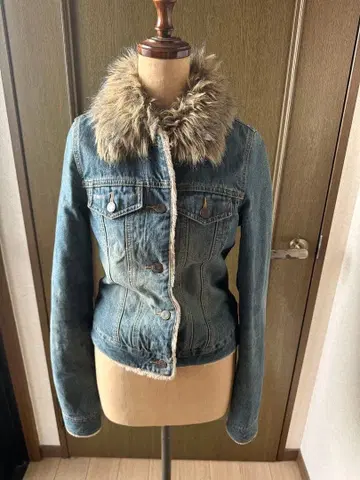 Abercrombie & Fitch 퍼 데님 자켓