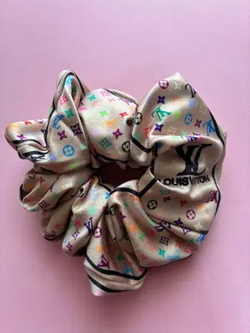 [ 미사용 ] L V 컬러풀 스크런치 베이지