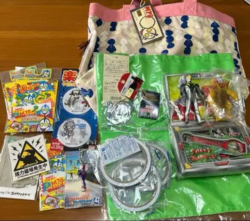 레어 울트라맨 굿즈 츠부라야 프로덕션 시계 피규어 백 키링