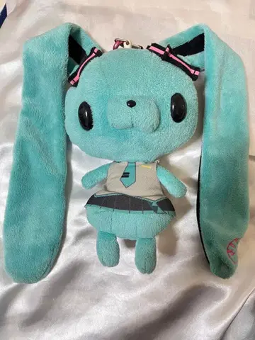 범용 토끼 x 하츠네 미쿠 그루미 패스 케이스