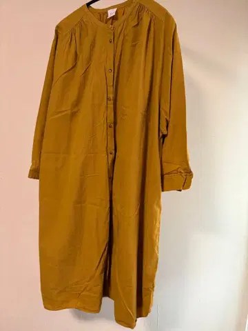 뷔르데사봉 원피스 코튼 제품 염색 요크 개더 풍성한 원피스