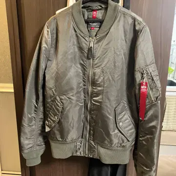 ALPHA MA-1 플라이트 자켓 올리브 그린