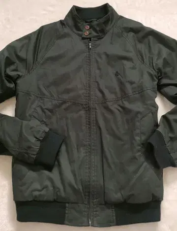 Volcom 블랙 자켓