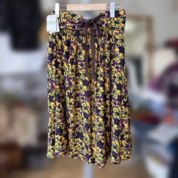 부쥬르도 꽃무늬 머스타드 코르셋 벨트 스커트