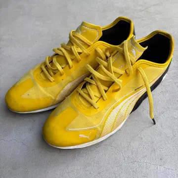 PUMA 페라리 콜라보 스니커즈