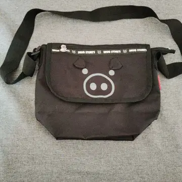 DRUG STORE'S 돼지 얼굴 숄더백