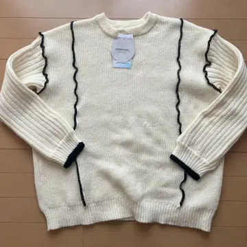 Laumeomi.. AW 수주 배색 스티치 절개 리브 니트