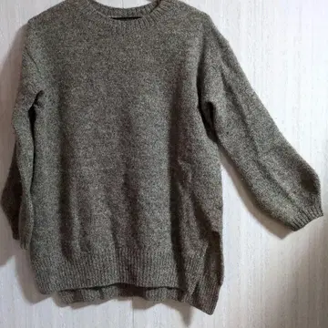 45R 브라운 계열 긴팔 니트