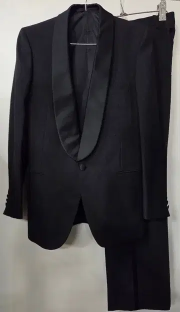 블랙 턱시도 셋업 울 혼방 새틴 옷깃 라메