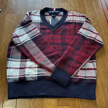 TOMMY HILFIGER 체크 무늬 니트 V넥