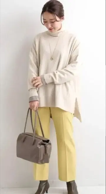 이에나 캐시미어 와이드 터틀 니트