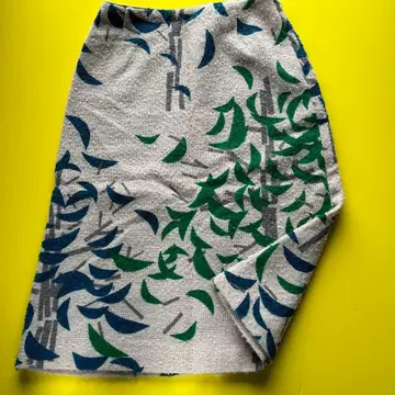 미나 페르호넨 breeze 미디 스커트 새상품급