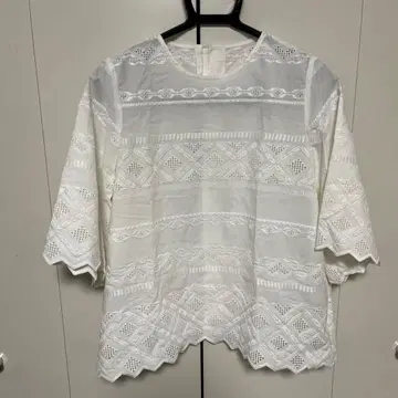 자수 들어간 반소매 블라우스 11R kcarat