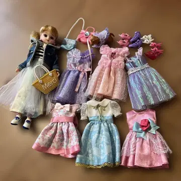 리카짱 옷 갈아입기 의류와 행거 세트