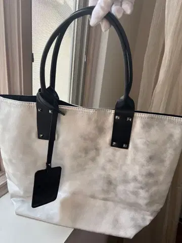 [미사용] NO NAME 스터드 토트백 화이트 블랙