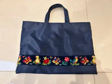 네이비 자수 토트백