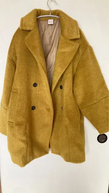 해피 존 머스타드 코트