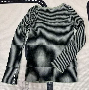 투모로우랜드 맥피 니트