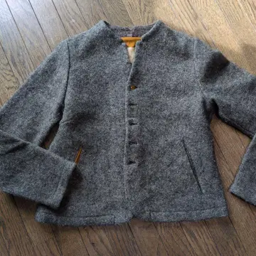 팔라스 팰리스의 울 그레이 자켓 사이드 포켓 포함