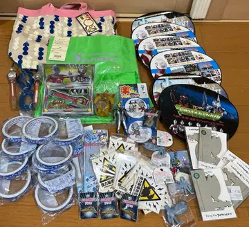 레어 울트라맨 레트로 츠부라야 프로덕션 굿즈 묶음 판매 세트 시계