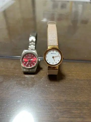 베링 BERING과 SCRIPT의 여성용 손목시계 세트