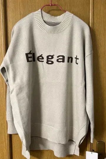 Mal. 레레레 프라이오리티 베이지 긴팔 니트