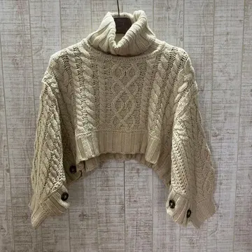 MURUA 아이보리 케이블 니트 스웨터