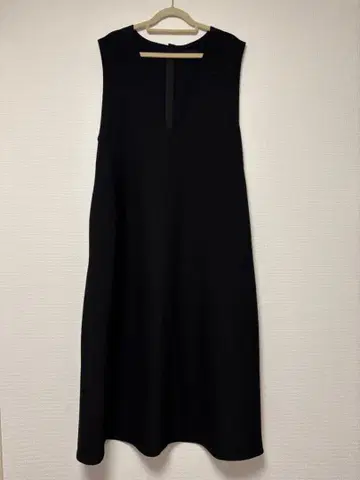 그린 레이블 릴랙싱 점퍼 스커트 원피스 블랙