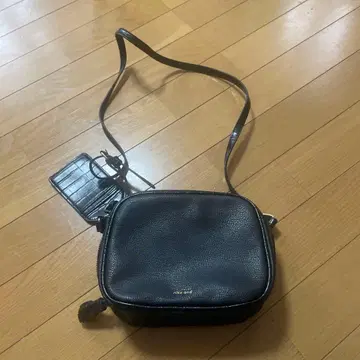 블랙 가죽 숄더백