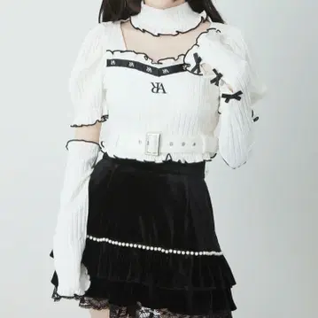 앙크루즈 모노그램 고딕 TOPS 화이트