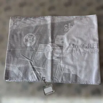 Mrs. GREEN APPLE 화이트 라운지