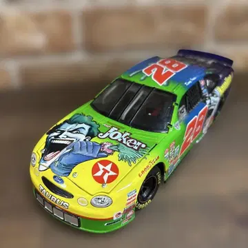 NASCAR Joker 디자인 포드 타우루스 28호 미니카