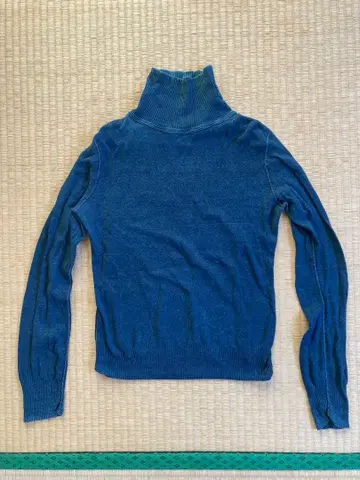 45rpm 터틀넥 코튼 긴팔 상의 인디고 네이비 나염