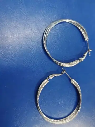 실버 텍스처 후프 귀걸이