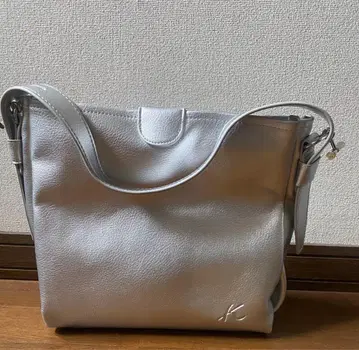 KITAMURA 실버 가죽 숄더백