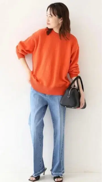 새상품급 슬로브 이에나 전후 2way 크루넥 니트