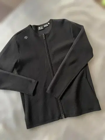 데상트 골프 자켓 블랙 사이즈 M