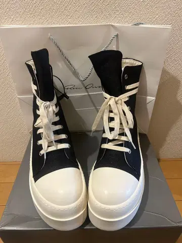 통굽 하이컷 스니커즈 블랙/화이트