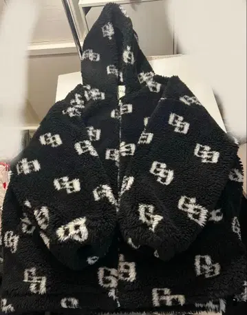 GYDA 플리스 자켓 블랙/화이트