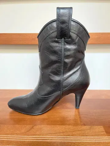 블랙 가죽 힐 부츠
