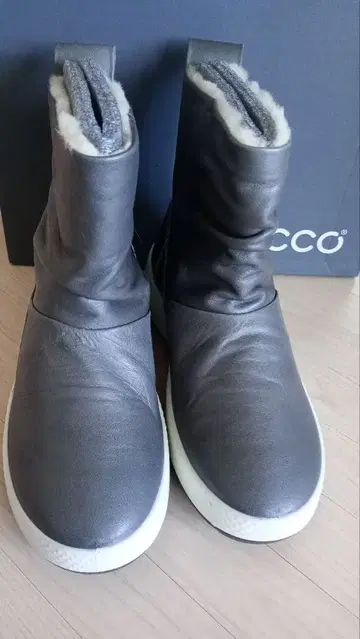 ecco 무스탕 스노우 부츠 22.0cm 미사용 보관품