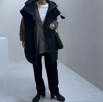 ARGUE COCOON COAT VEST 다운 베스트