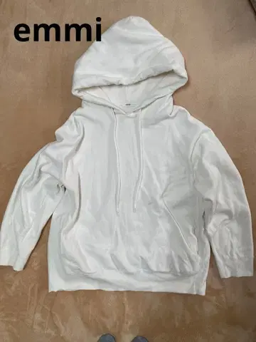 emmi 화이트 빅 후드 부착 후드티